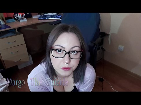 ❤️ Сэксуальная дзяўчына ў акулярах глыбока адсмоктвае фалаімітатар на камеру ️❌ Сэкс-відэа у нас ❤